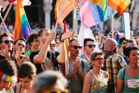 bakeca gay pordenone|uomini di pordenone.